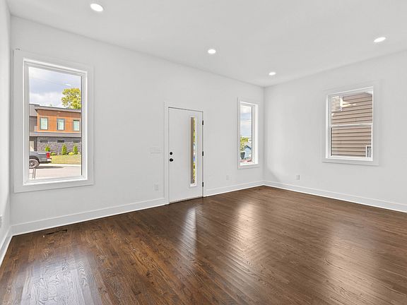 3rd image of 2715A Delaware Ave
