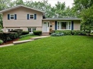 6842 Valley View Dr, Downers Grove, IL 60516