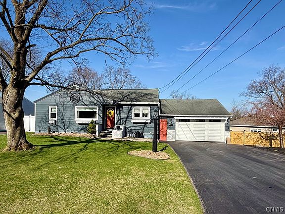 3rd image of 100 Plaxdale Rd