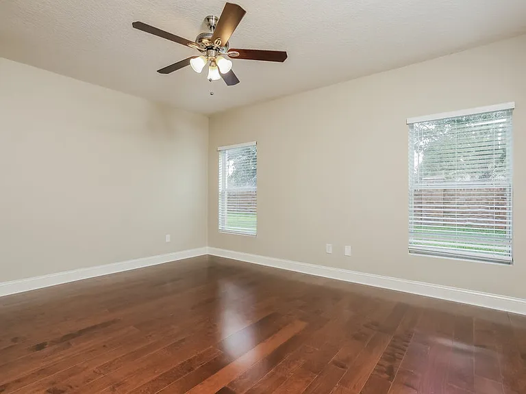 491 Shirley Dr — Photo 7