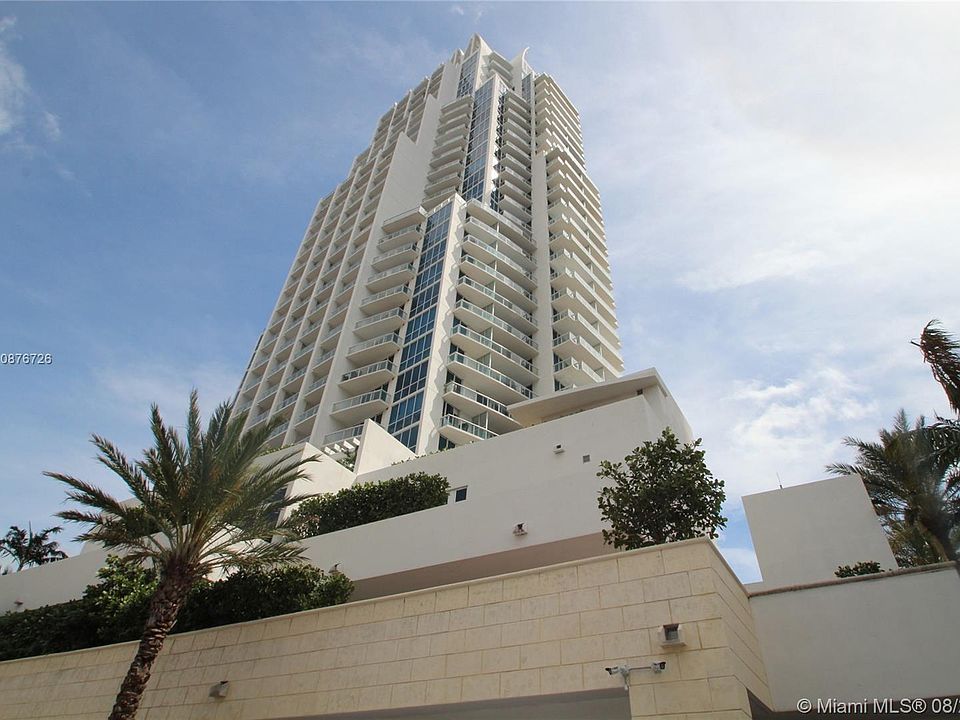 1st image of 50 S Pointe Dr APT 701-708