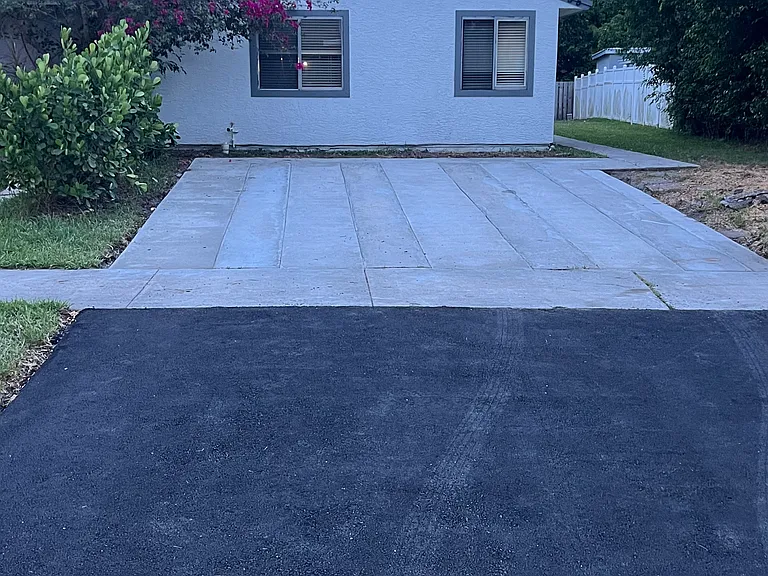 5335 NW 5th St — Photo 1