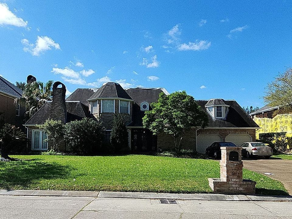 1st image of 21 Chateau Mouton Dr