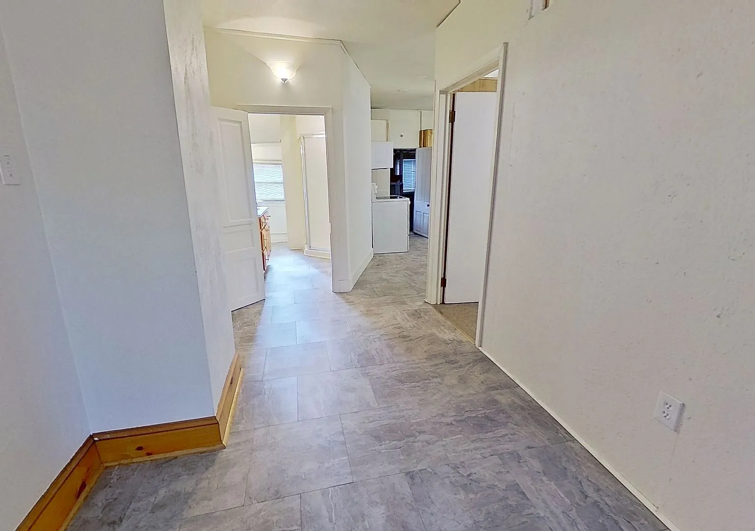 2nd Floor Apartment in Glen Rock — Photo 2
