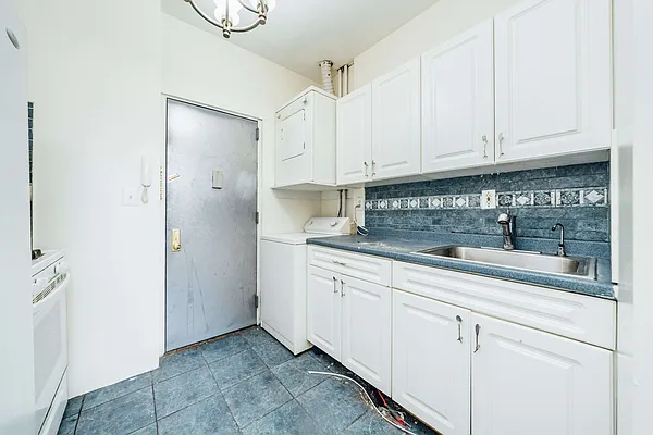 Rented by Nooklyn NYC LLC | media 22