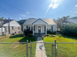 307 River St, Manchester, KY 40962