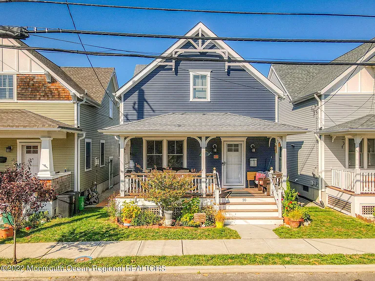 90 Lawrence Ave — Photo 34