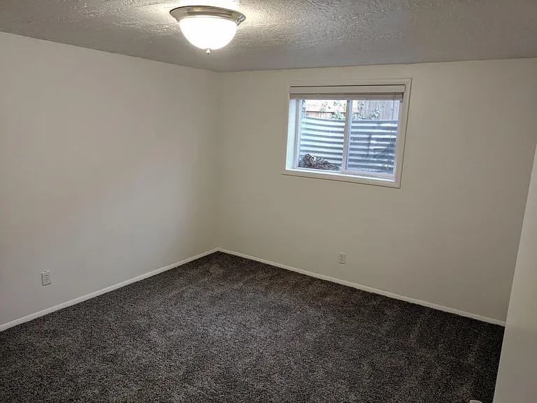 1383 E McCormick Way — Photo 16
