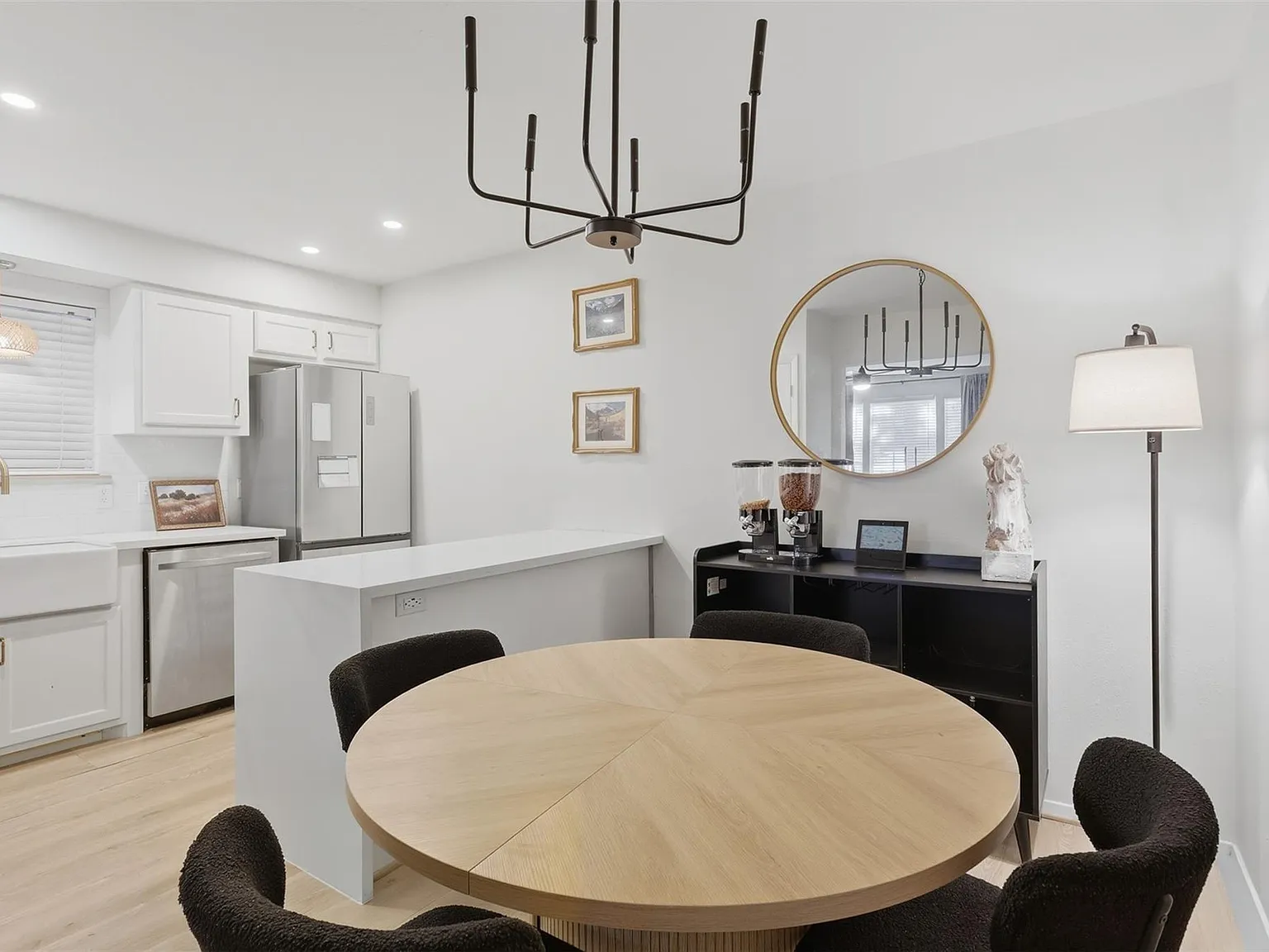 2 bed, 2.0 bath, 930 sqft, $2,500 — Photo 4