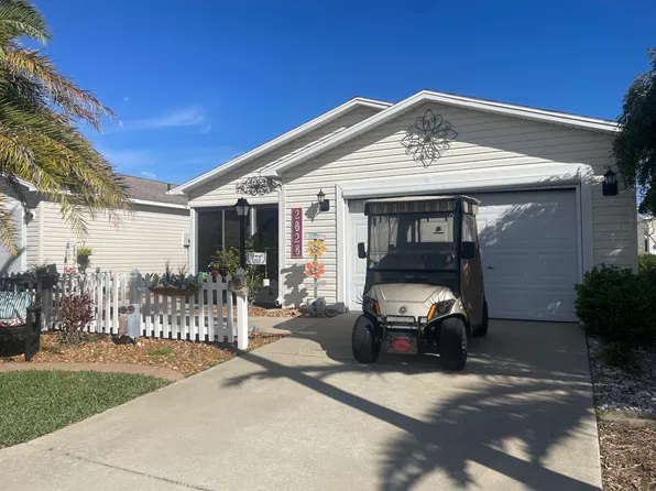 2828 Barboza Dr, The Villages, FL 32162
