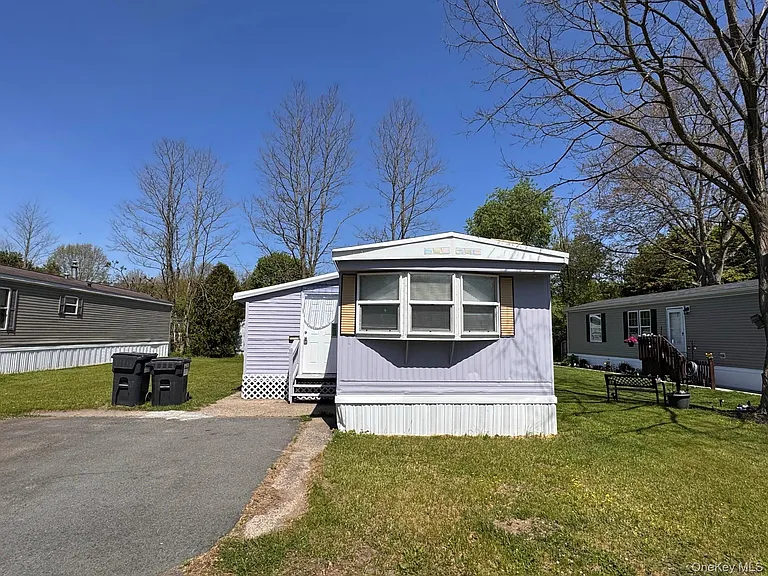 23 Daisy Dr — Photo 3
