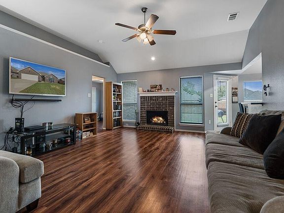 2nd image of 721 Fairview Ave