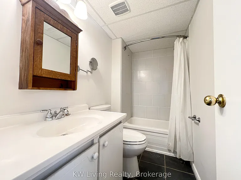 127 Lake Dr N — Photo 40