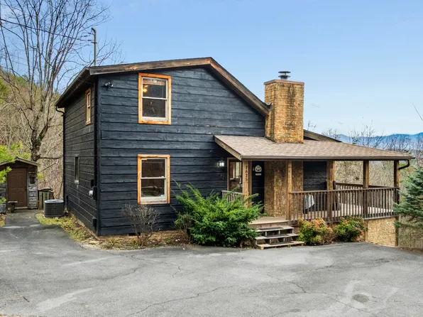 1625 Bear Claw Way, Sevierville, TN 37876