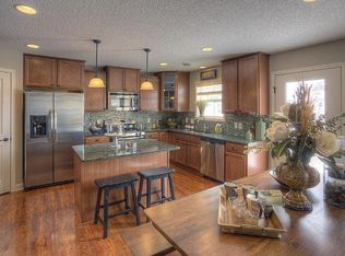 3278 N Lakewood Trl, Woodbury, MN 55129