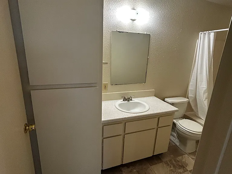 1317 Carver Rd #4 — Photo 5