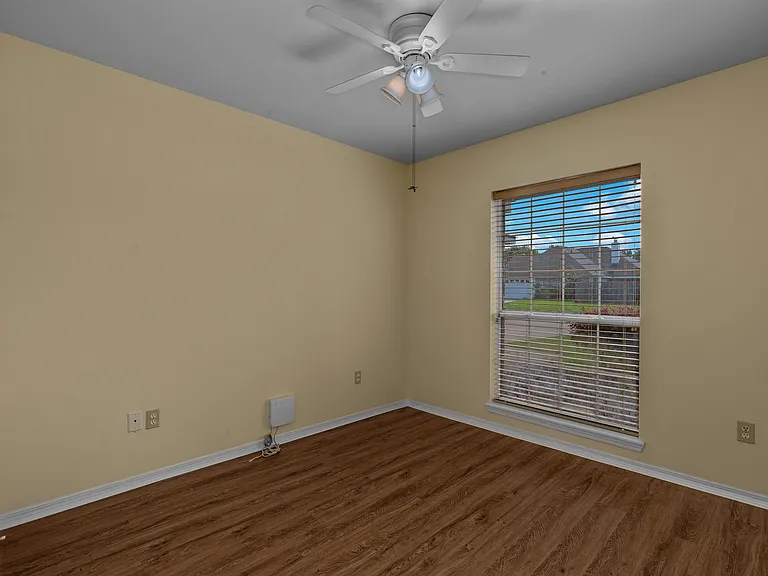 4912 General Polk Dr — Photo 12