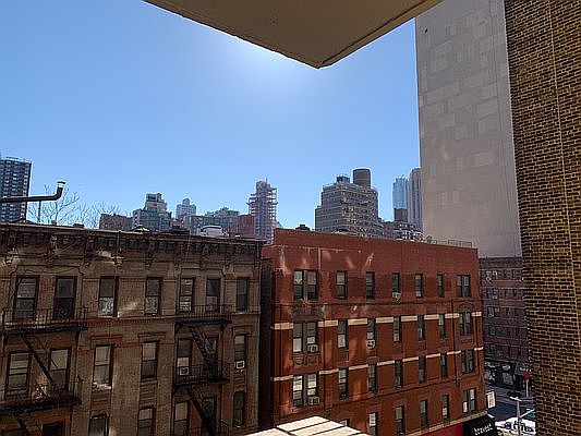 4th image of 311 E 38th St APT 5A