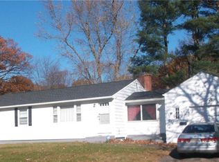 8 Lox Ln, Enfield, CT 06082