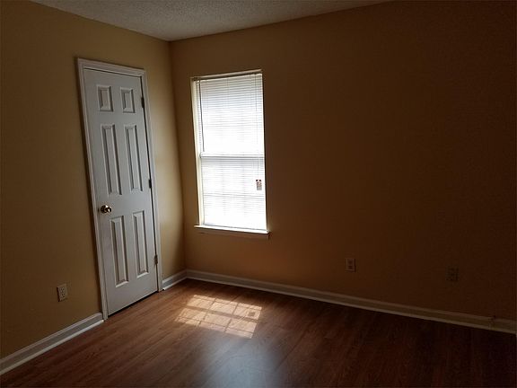 5th image of 9285 Grove Manor Dr