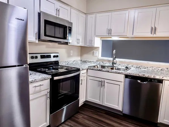 Avalon Place Apartments and Townhomes