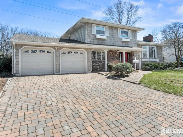 16 Wilmot Rd, Sayreville, NJ 08872