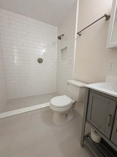 3 bed, 1056 sqft, $2,000 — Photo 4
