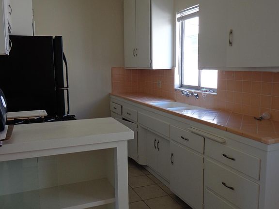 4th image of 723 E 6th St APT K