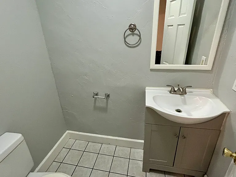 2821 N New Jersey St — Photo 11