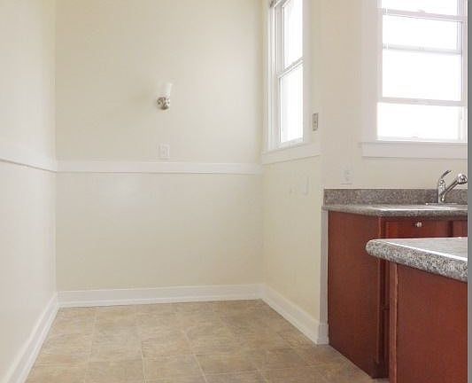 3rd image of 392 23rd Ave