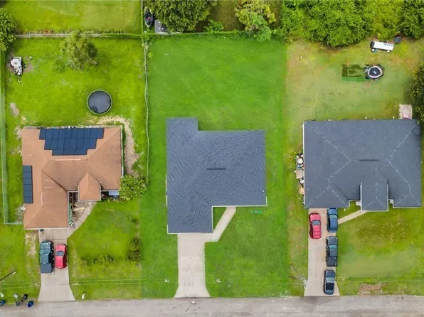 2805 26th St SW, Lehigh Acres, FL 33976