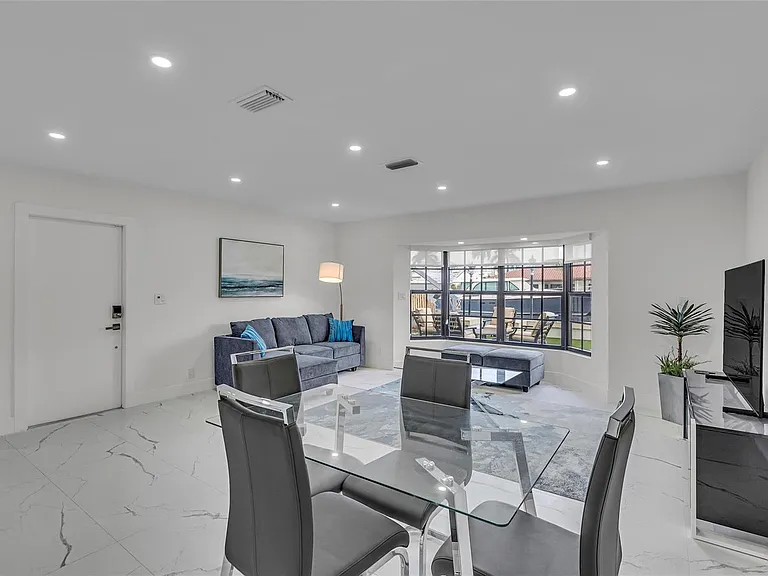 616 3rd Key Dr — Photo 3