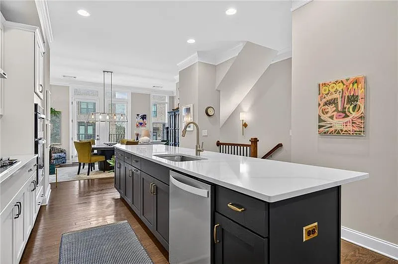 1601 Aldworth Pl — Photo 2