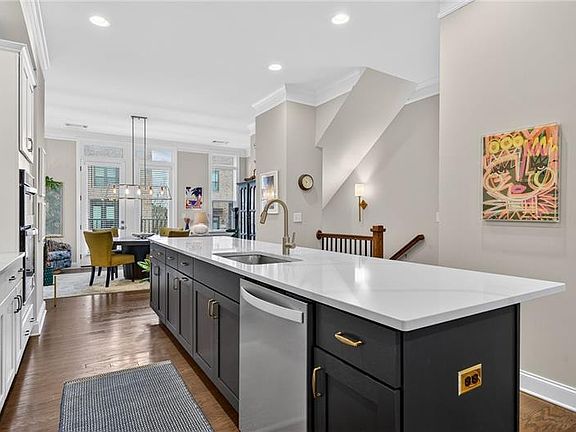 2nd image of 1601 Aldworth Pl #A
