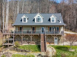1045 Upward Way, Waynesville, NC 28785