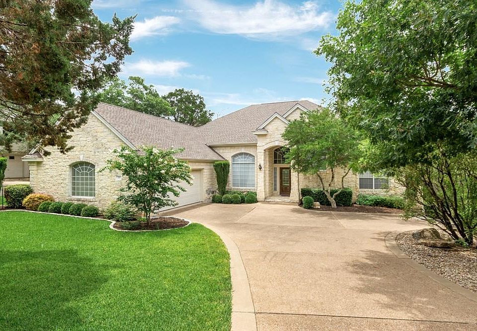 1st image of 719 Golf Crest Ln