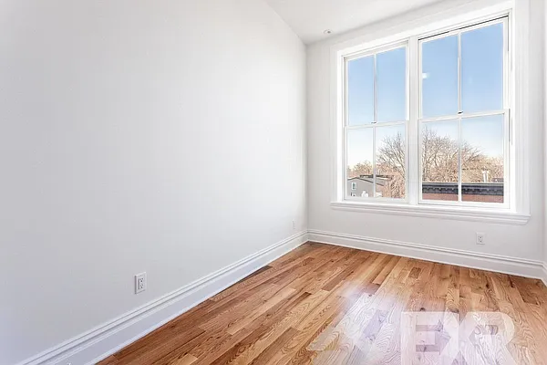 Rented by EXR | media 13