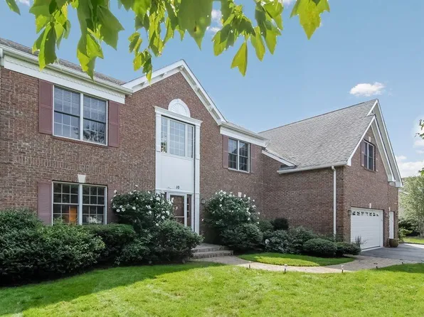 12 Tournament Dr, White Plains, NY 10605