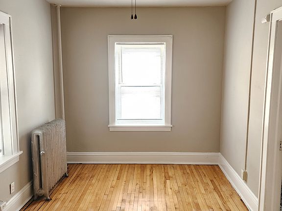 5th image of 1900 1st Ave S APT 17