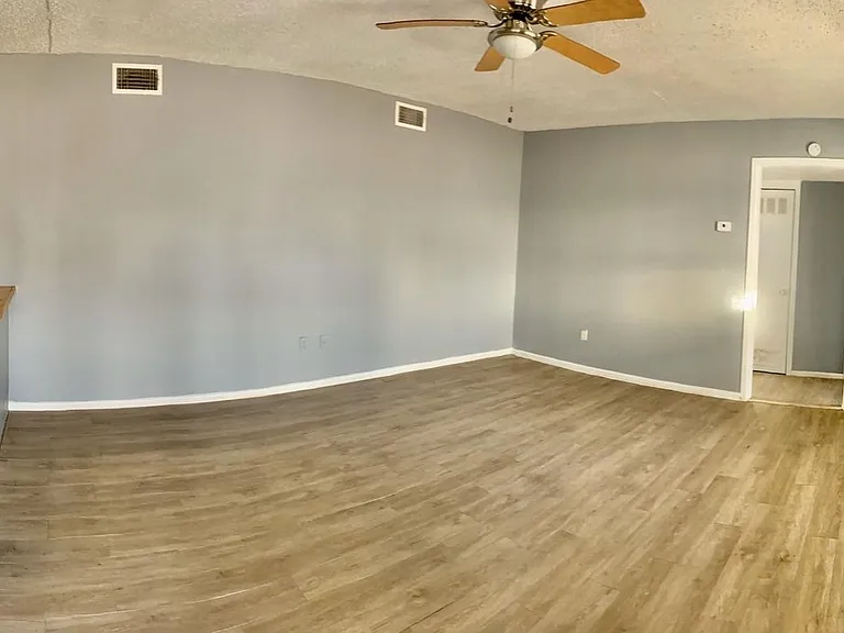 2906 Cornell St — Photo 8