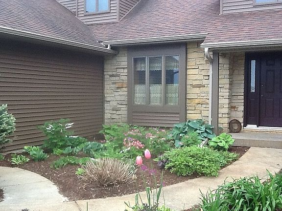 2nd image of 4143 Shagbark Ln NE