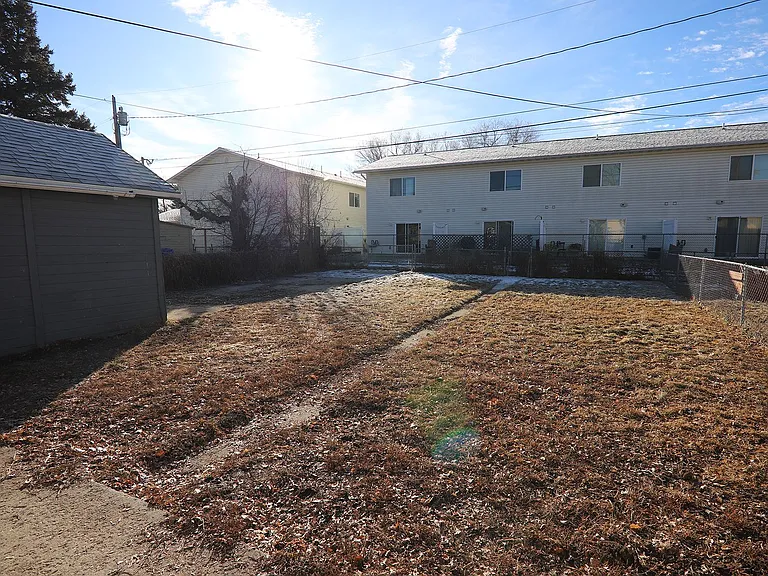 458 Park St — Photo 15