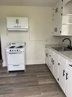 Studio, 1.0 bath, 208 sqft, $425 — Photo 3