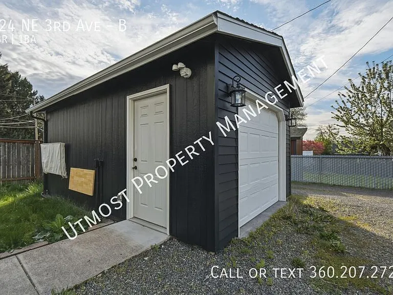924 NE 3rd Ave #B — Photo 11