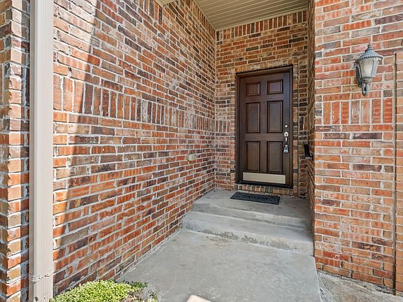 4th image of 4018 N Meadow View Dr