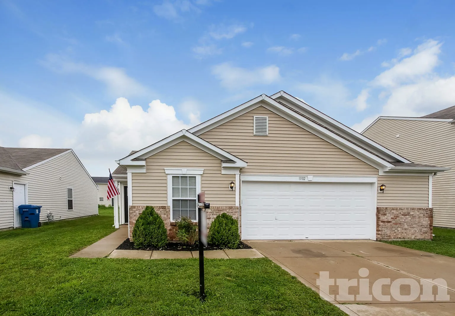 8102 States Bend Drive Indianapolis IN — Photo 1