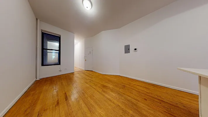 Rented by Bond New York | media 7
