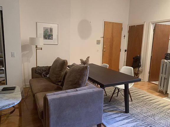 3rd image of 1647 N Wells St #3N
