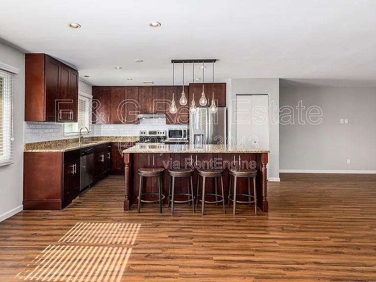 4508 N 15th Ave — Photo 6