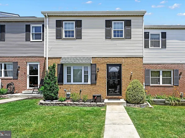 7 Broadleaf Ct, Parkville, MD 21234